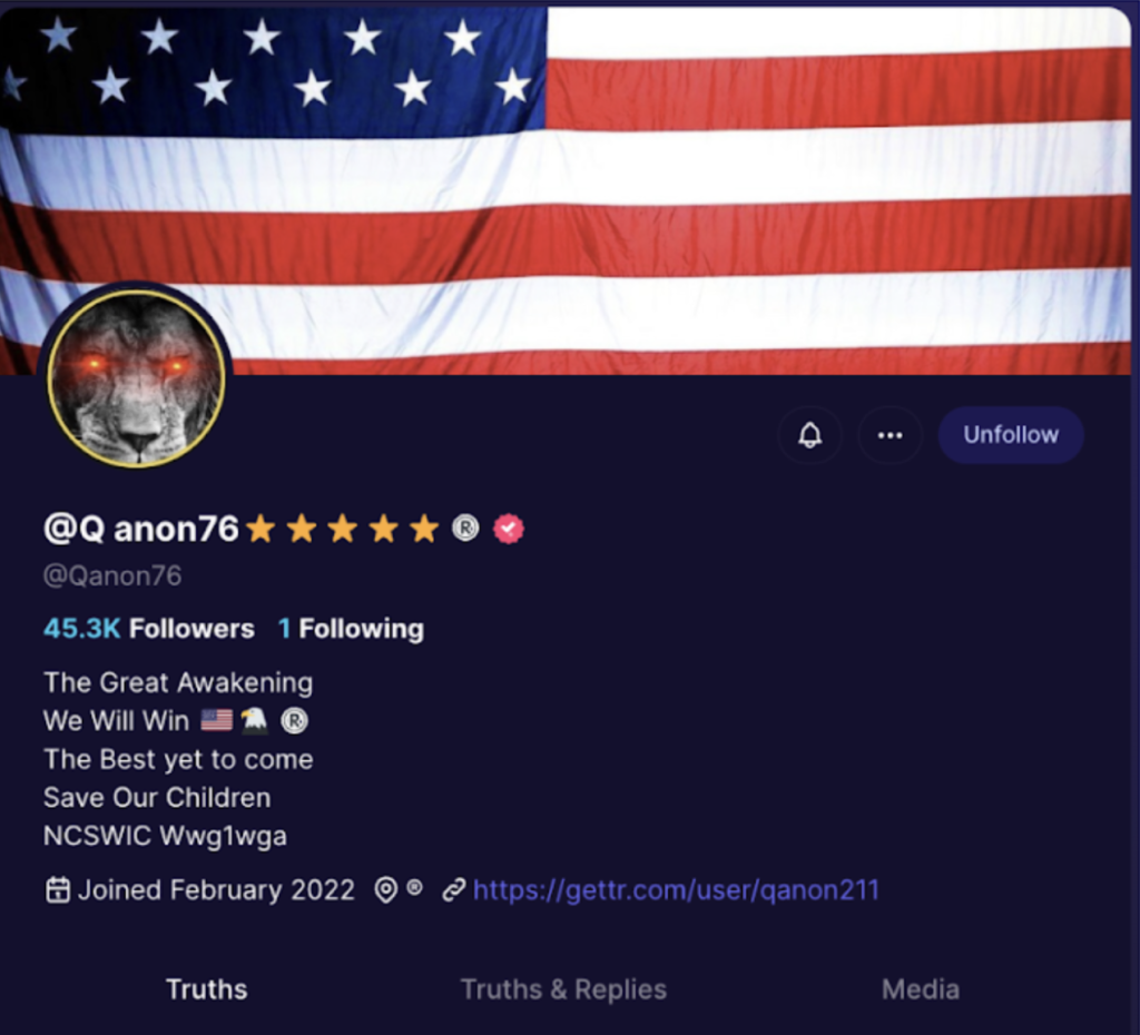 Trump e la sua piattaforma Truth Social promuovono attivamente QAnon